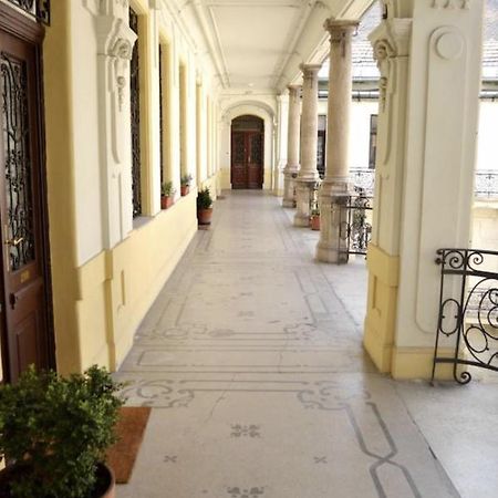 A10 Alkotmany B Apartment Budapest Exterior photo